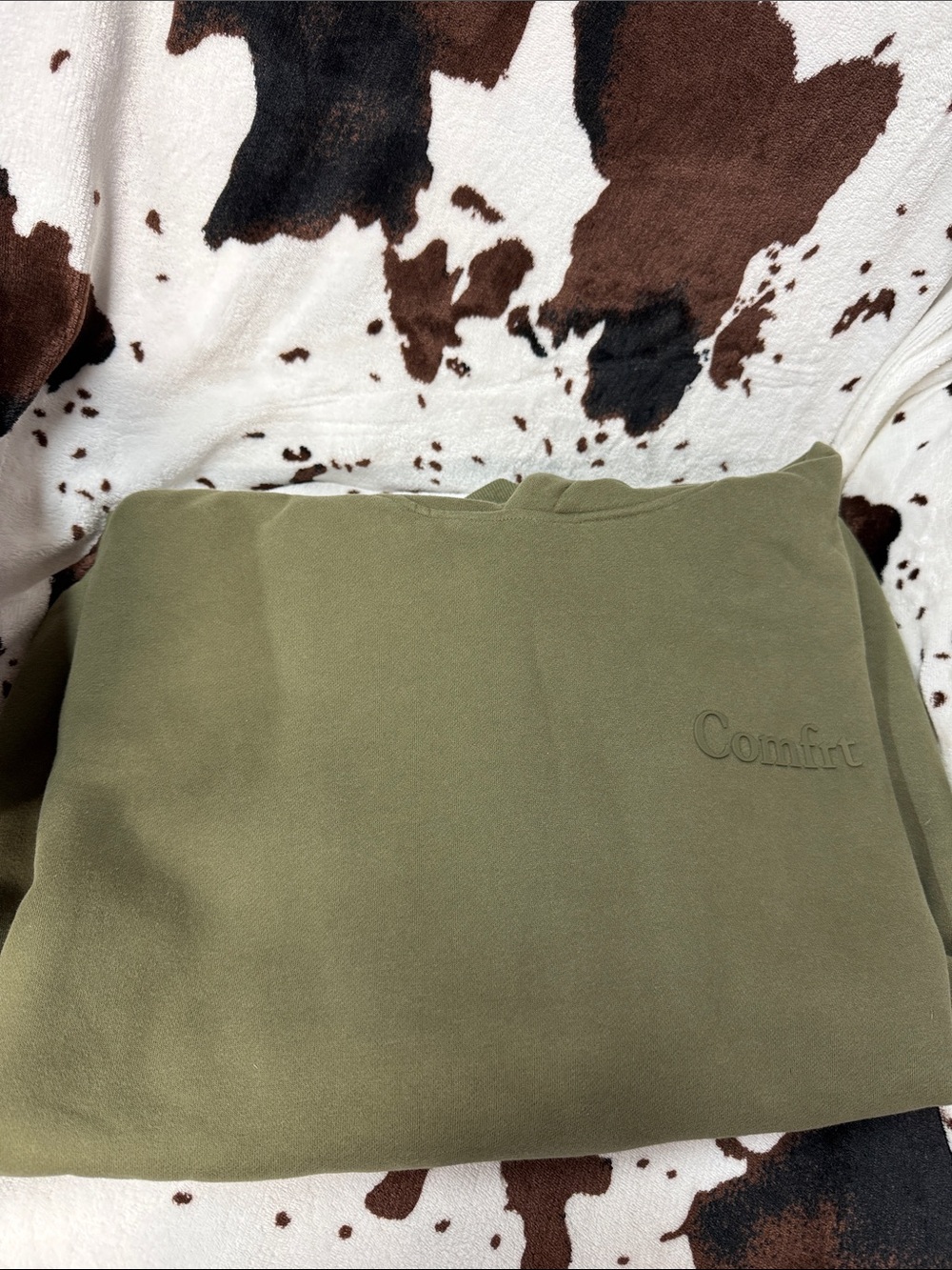 Comfort Embroidered Olive Green Women’s Sweatshirt & pants - Picture 2 of 3